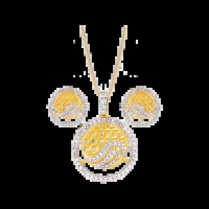0.68Ct VVS/FG Diamond Pendant Set in 18K Gold