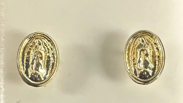 14E00292. – 14 Karat Yellow Gold Mary Screw Back Earring