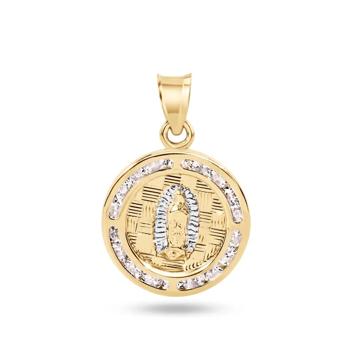 14P00100. – Colgante redondo de oro amarillo de 14 quilates de 0.630 in con circonita transparente de Nuestra Señora de Guadalupe.