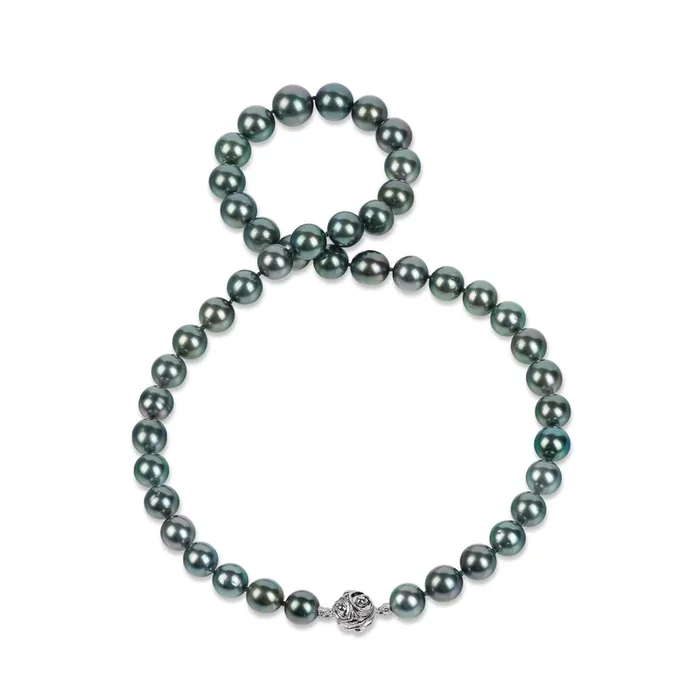 17-19″ Tahitian Black Pearl Strand with Magnetic White Gold Clasp – 8-11mm