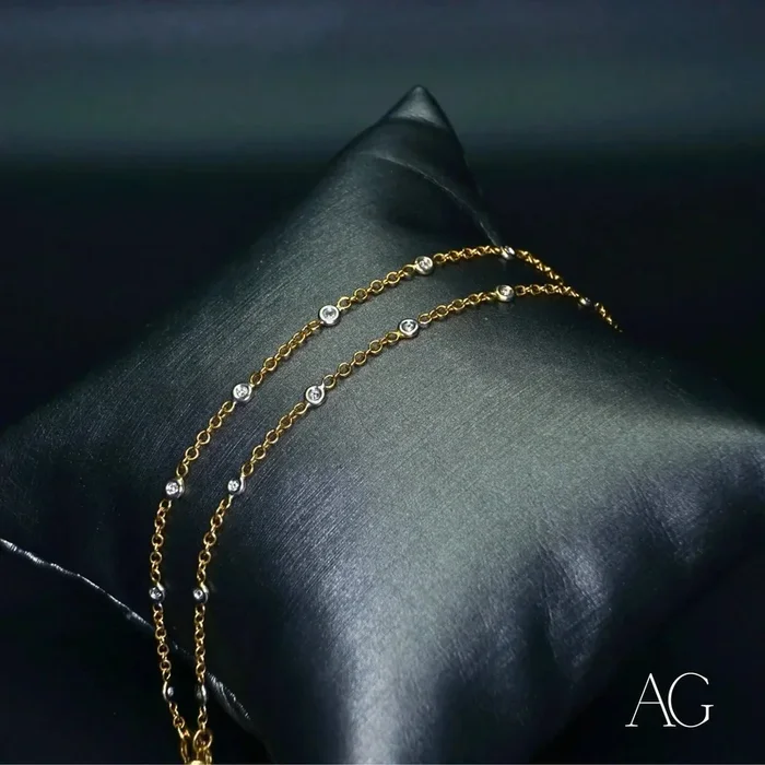 18k gold diamond anklet with 19 diamonds