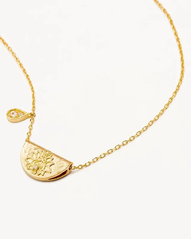 18k Gold Vermeil Lotus Birthstone Necklace – April – White Topaz