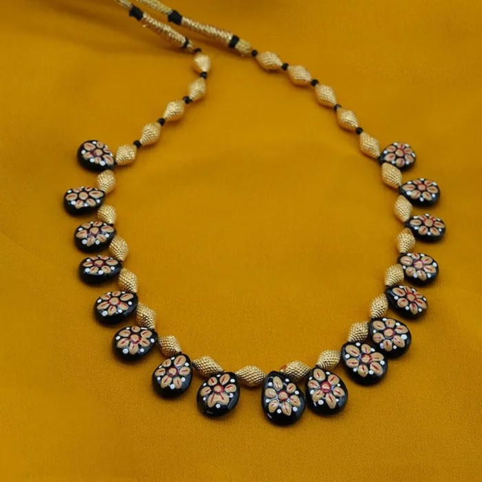 22KT (916) Yellow Gold Designer Floral Black Drop Thusi Necklace