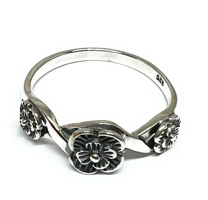 .925 Silver Flower Ring