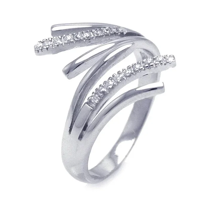 Anillo de plata 925 rodiada con circonitas y extremos acampanados – STR00669