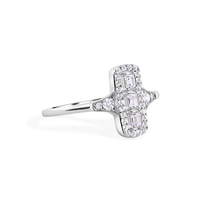 Anillo de plata de ley 925 rodiada con circonita cúbica rectangular de talla baguette de 2,3 mm – GMR00400