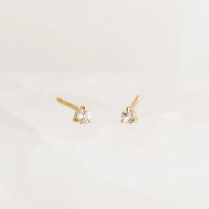 April Birthstone Stud Earrings 14k Gold – White Sapphire