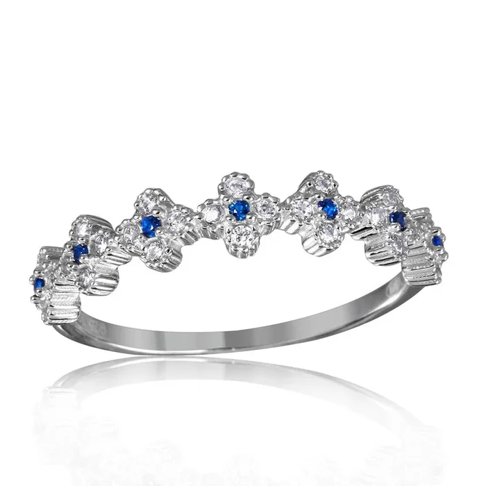Banda de trébol chapada en rodio de plata 925 con piedras CZ azules – GMR00129S
