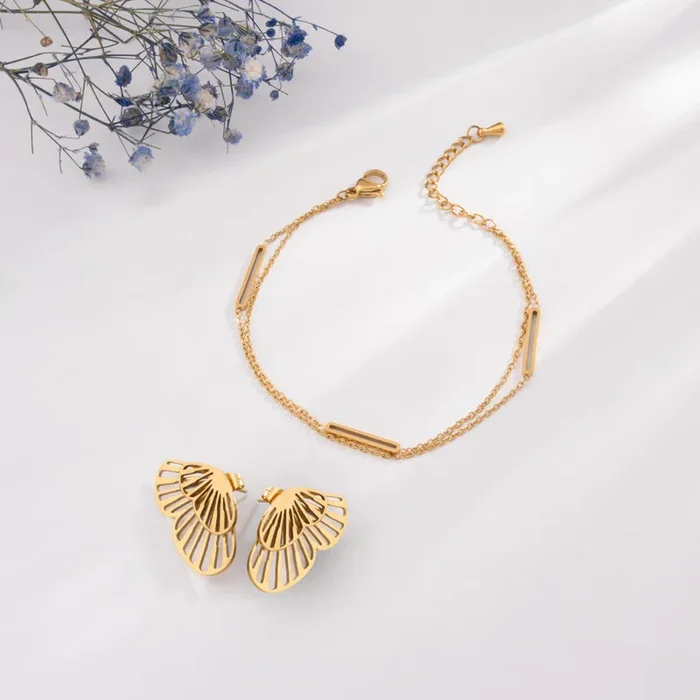 Bar Layered Chain Bracelet & Butterfly Wing Stud Earrings Combo Set