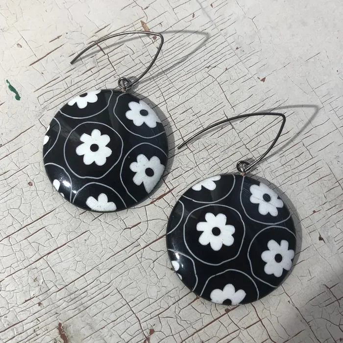 Black & White Large Etched Daisy Disc Drop Earrings