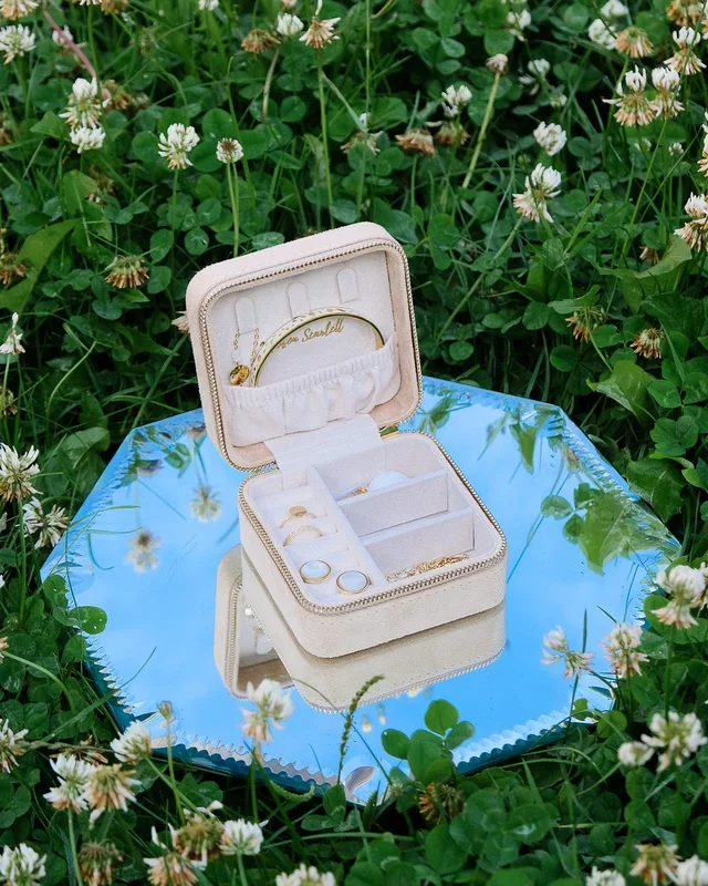 Boîte à bijoux – Corinne (velours beige)
