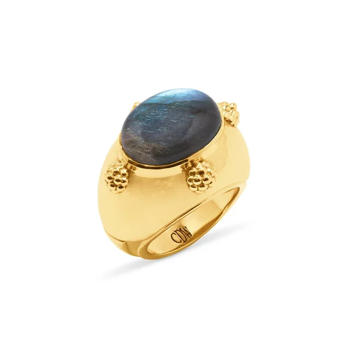 Cleopatra Oval Ring – Gold/Blue Labradorite
