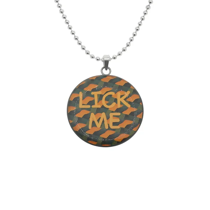 Collar con colgante de disco “Léeme” de acero inoxidable rodiado – SSN00046