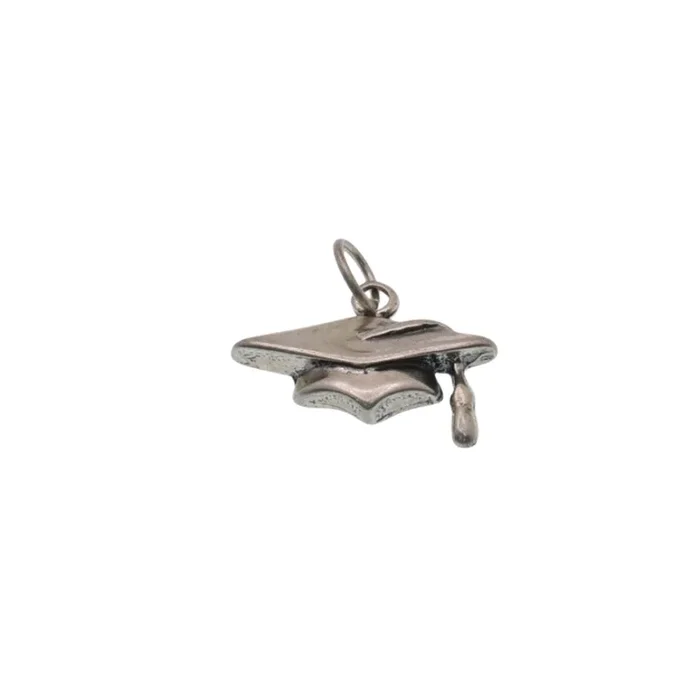 Dije de sombrero de graduación oxidado en plata 925 – CHARM0075
