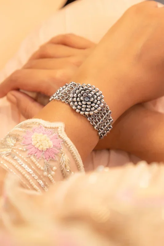 Essence Scintillating Cocktail Bracelet