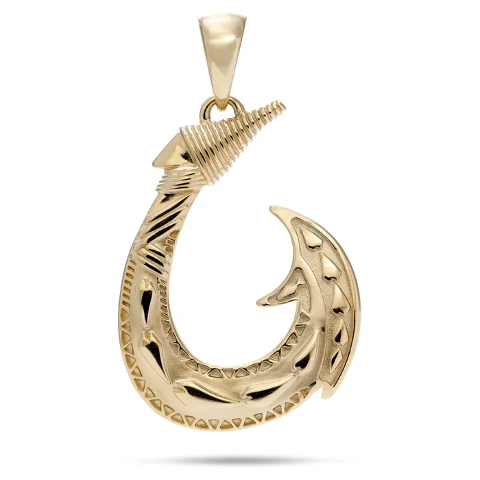 Fish Hook Pendant in Gold – 36mm