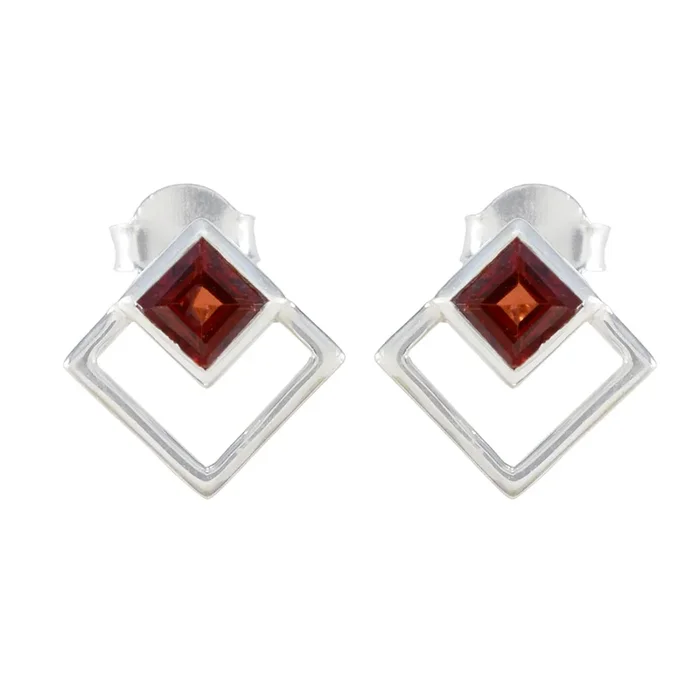 Garnet Middle Eastern Amanda Solitaire Stud Red Silver Earring