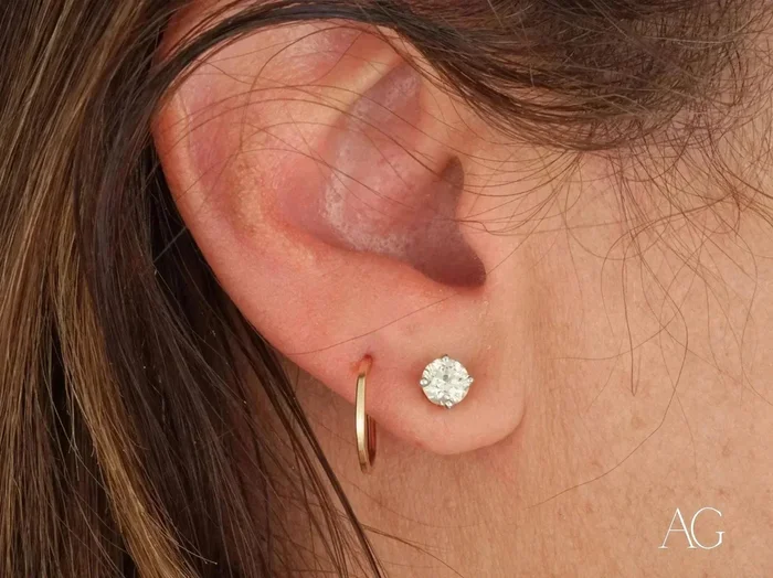 Glimmergold 18k Mini Hoops: Everyday Elegance for Every Occasion