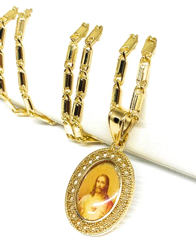 Gold Plated Jesus Sagrado Corazon Image Depiction Pendant 24″ VALENTINA Chain