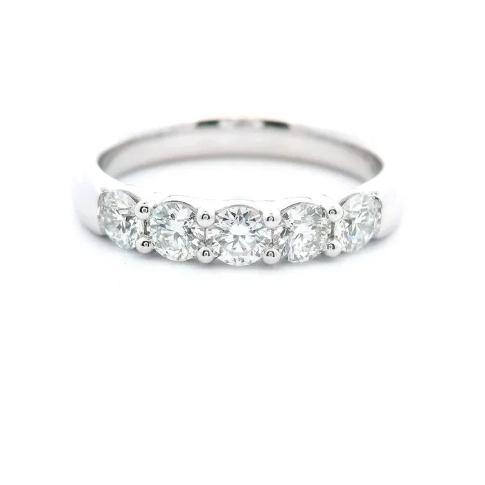 HEARTS ON FIRE Signature 5 Stone Band