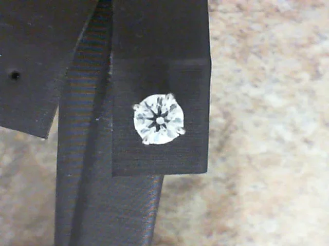 HEARTS ON FIRE Single Stud