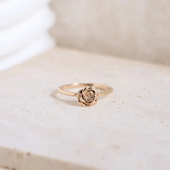 Iza ring flower motif gold plated