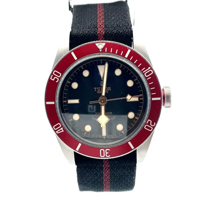 LEWIS PRE-OWNED Black Bay