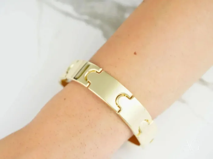 Luxurious men’s 18k solid gold bracelet with open box clasp