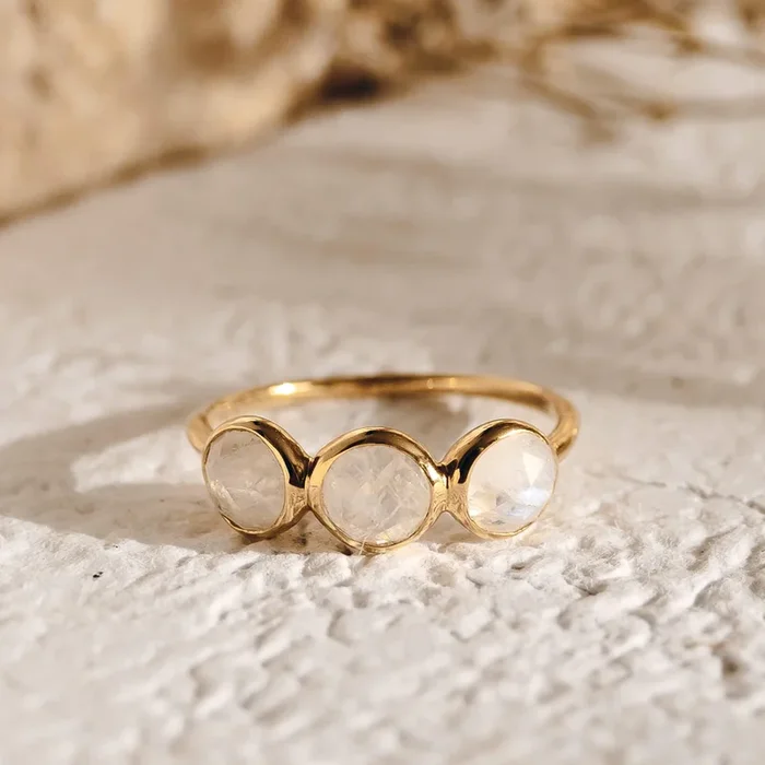 Moonstone Ring – Elisa