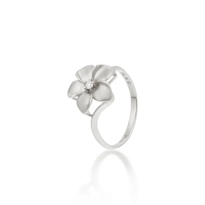 Plumeria Ring in White Gold with Diamond – 13mm