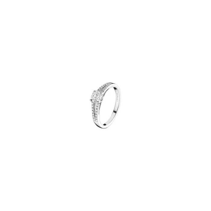 Première Dame engagement ring white gold diamonds | LEPAGE