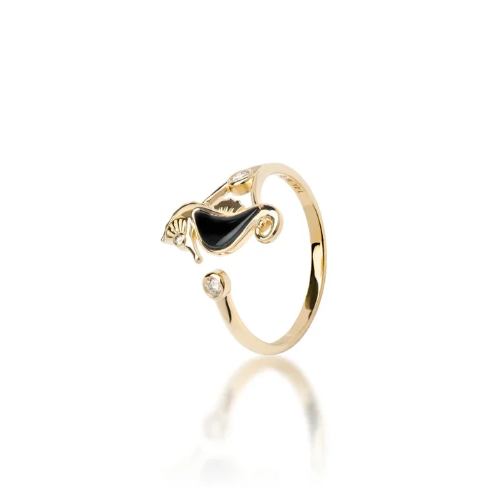 Sealife Seahorse Black Coral Ring in Gold with Diamonds – 15mm