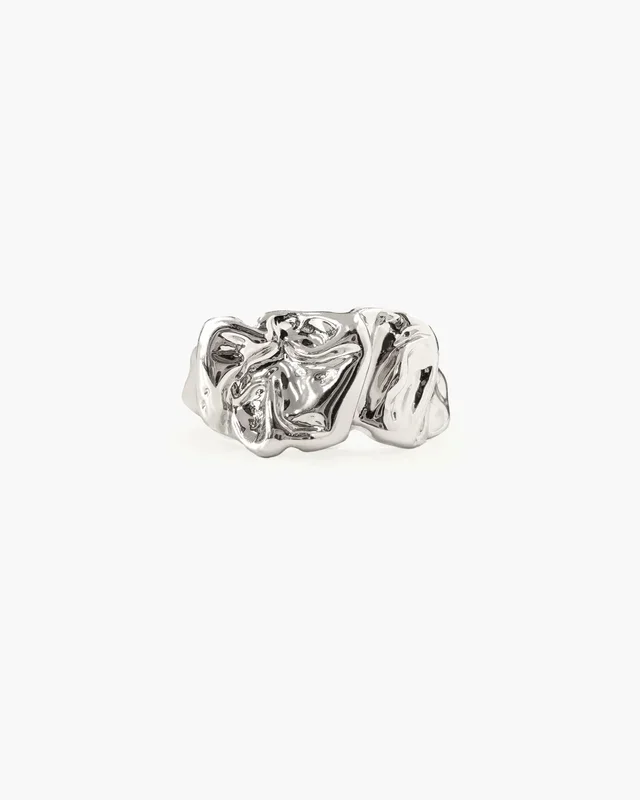 Strukturierter geschmolzener Ring in Silber