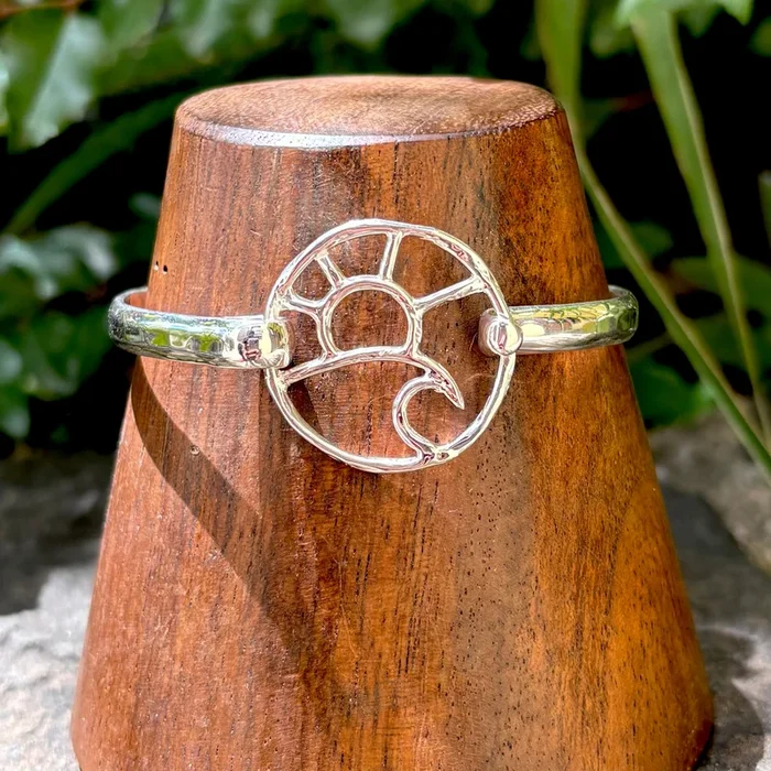 Sun and Surf 5mm Latch Bracelet