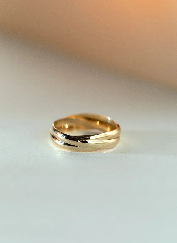 Three is a party bold ring 14k goud