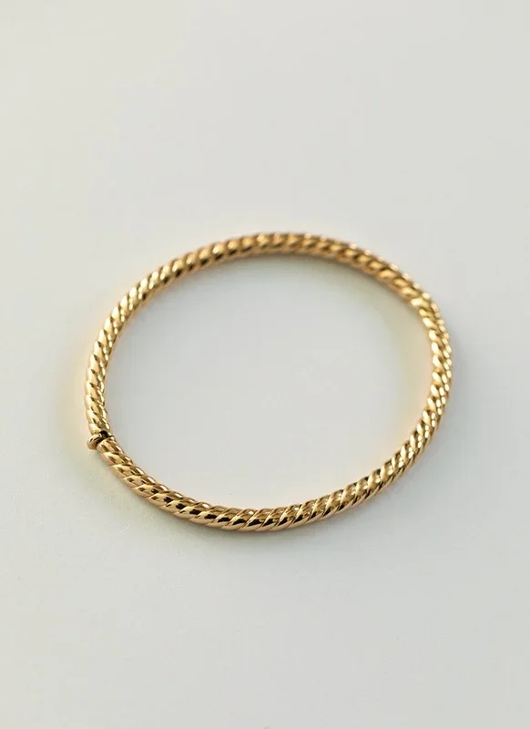 Twisted 4.2mm bangle 14k goud