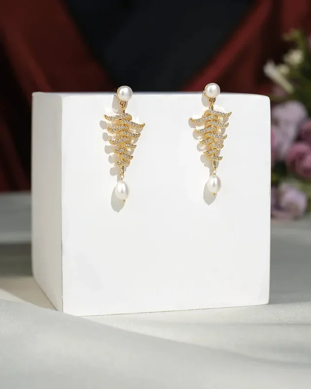 Vintage Hang Earrings