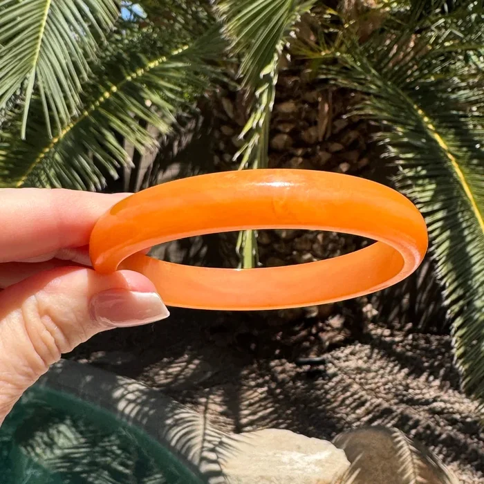 Vintage Marbled Amber Resin Bangle Bracelet – 7.5″