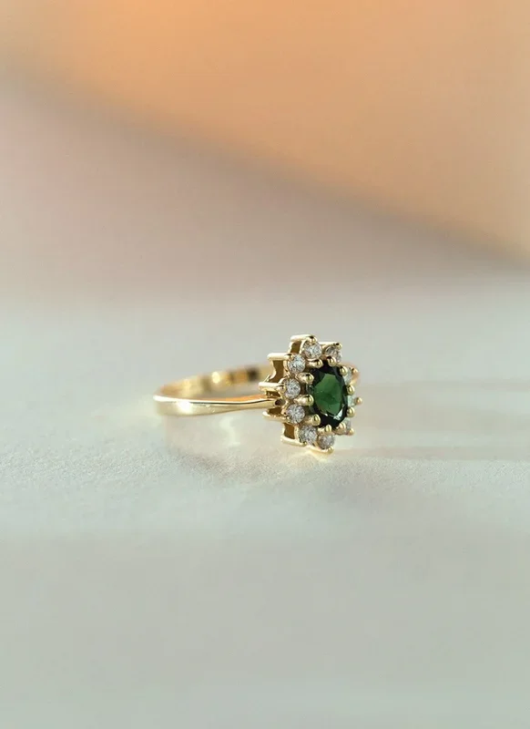 Yoki diamant groene toermalijn entourage ring 14k goud
